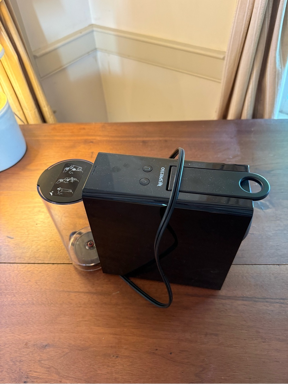 Nespresso Compact Espresso Machine in Black - GREAT CONDITION